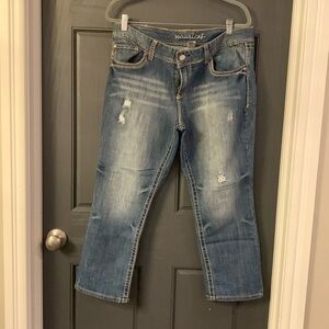 Maurice’s Jean capris size 13/14